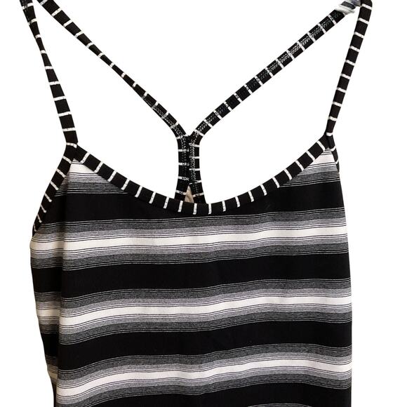 Lululemon Top Women’s Size 6 Black White Stripe Yoga Razor Back Bra Activewear - Picture 4 of 8